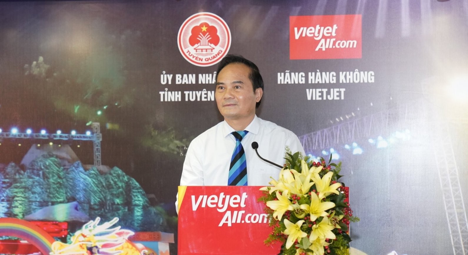 Phó chủ tịch UBND tỉnh Tuyên Quang Hoàng Việt Phương.
