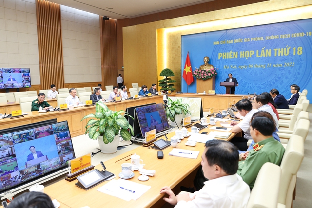 Thủ tướng Phạm Minh Chính, Trưởng Ban Chỉ đạo chủ trì Phiên họp lần thứ 18 Ban Chỉ đạo quốc gia phòng, chống dịch COVID-19 trực tuyến đến 63 tỉnh, thành phố. 