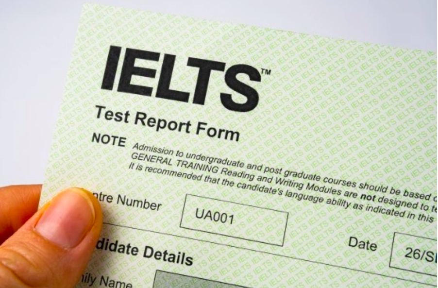 Các kỳ thi IELTS do Hội đồng Anh và IDP cũng như các kỳ thi cấp chứng chỉ năng lực ngoại ngữ của nước ngoài đang phải tạm dừng. Ảnh: Telegraph.