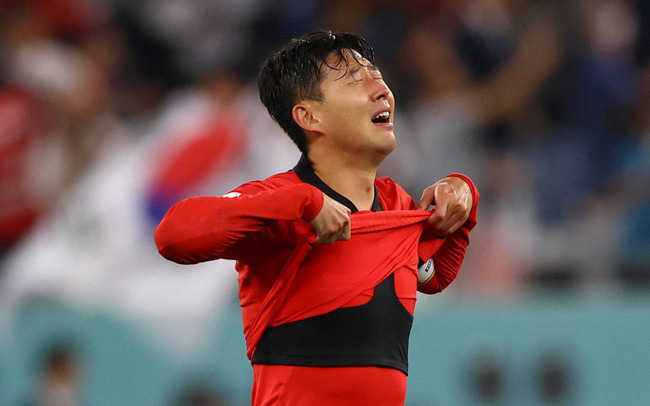 Cầu thủ Son Heung-min của đội tuyển Hàn Quốc ăn mừng sau khi Hàn Quốc vượt qua vòng loại trực tiếp World Cup. (Ảnh: Reuters)