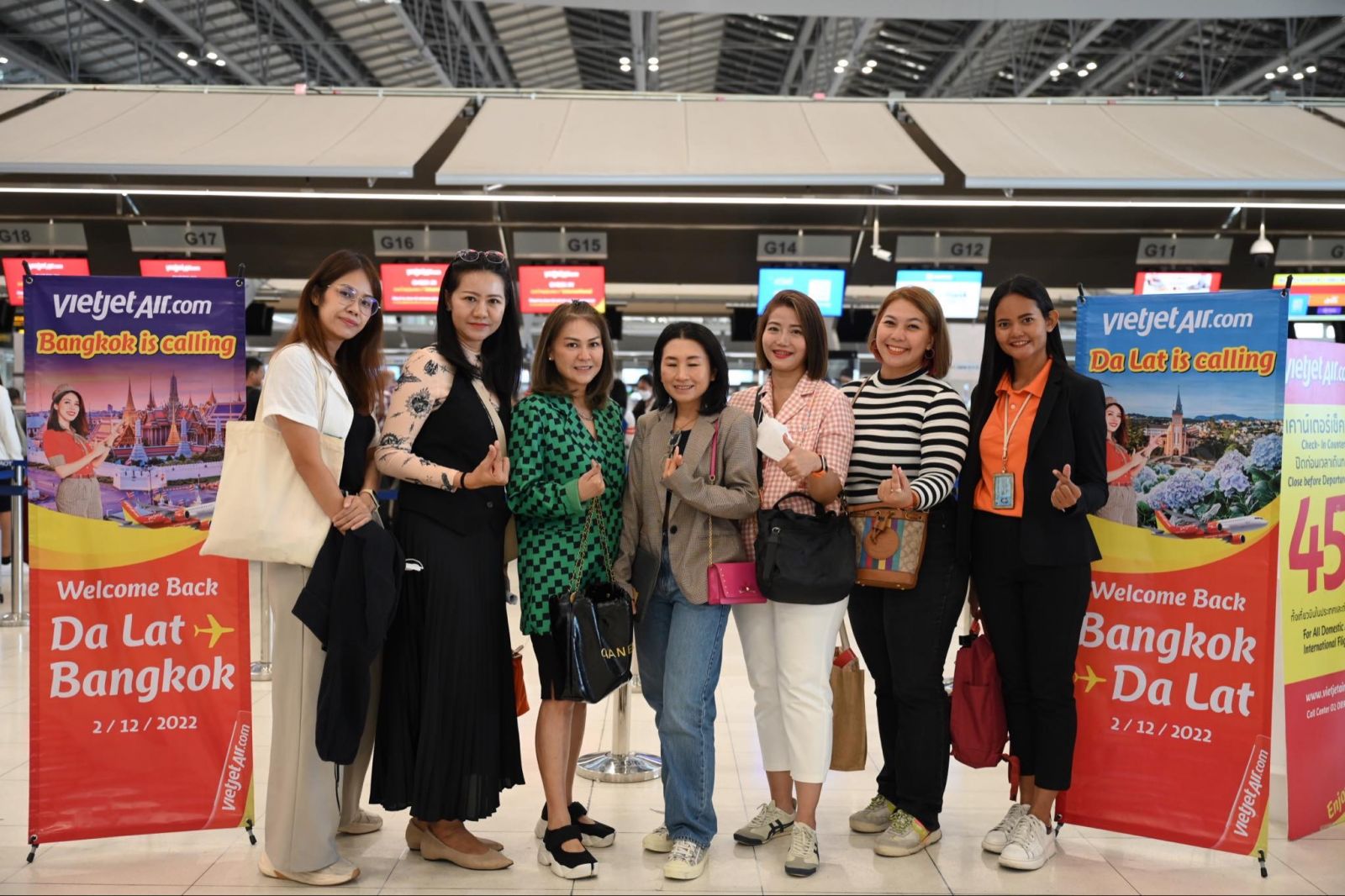 Hành khách làm thủ tục tại sân bay quốc tế Suvarnabhumi để đến Đà Lạt