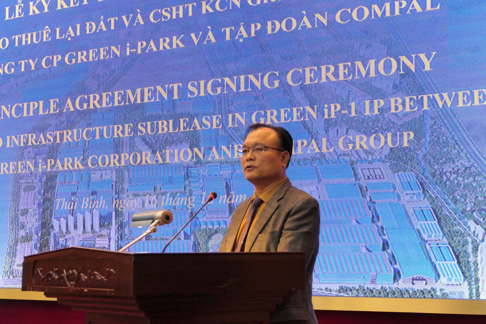 Ông Chen Kuo Chuan, Phó Tổng giám đốc Công ty Compal Việt Nam phát biểu tại lễ ký kết.JPG