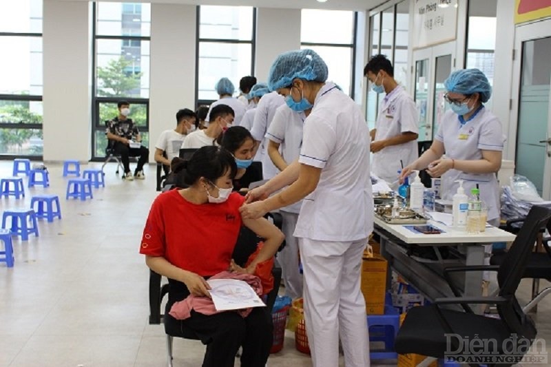 Tỉ lệ tiêm chủng vaccine phòng COVID-19 trên toàn cầu ngày càng cao. Riêng tại Việt Nam đến nay đã tiêm hơn 266,2 triệu liều vaccine COVID-19 cho các đối tượng theo hướng dẫn