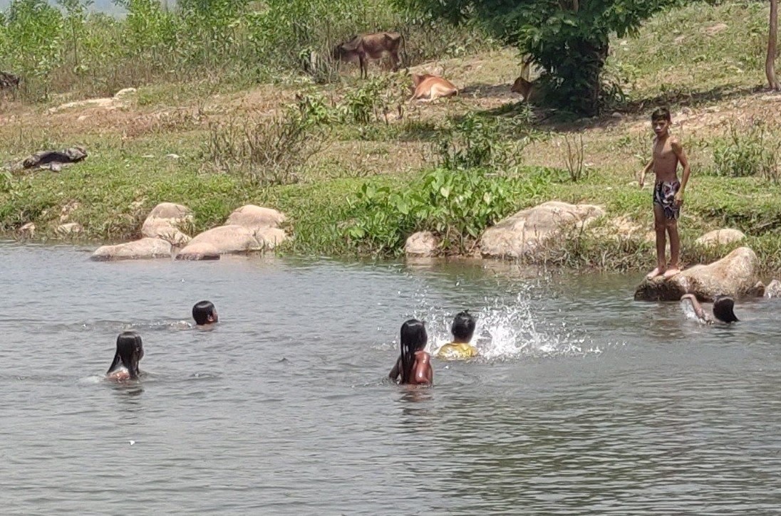 Chỉ trong vòng 4 tháng, trên địa bàn tỉnh Gia Lai có 28 trẻ em tử vong do đuối nước. Nhiều gia đình mất cùng lúc 2-3 người con đang độ tuổi đến trường.