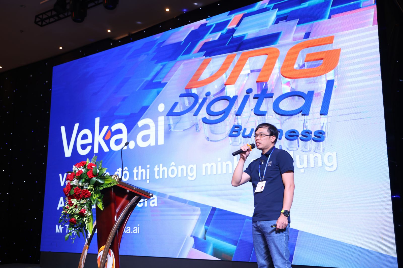 Ông Vũ Văn Tiệp - Giám đốc sản phẩm Veka.ai, VNG Digital Business chia sẻ tại sự kiện