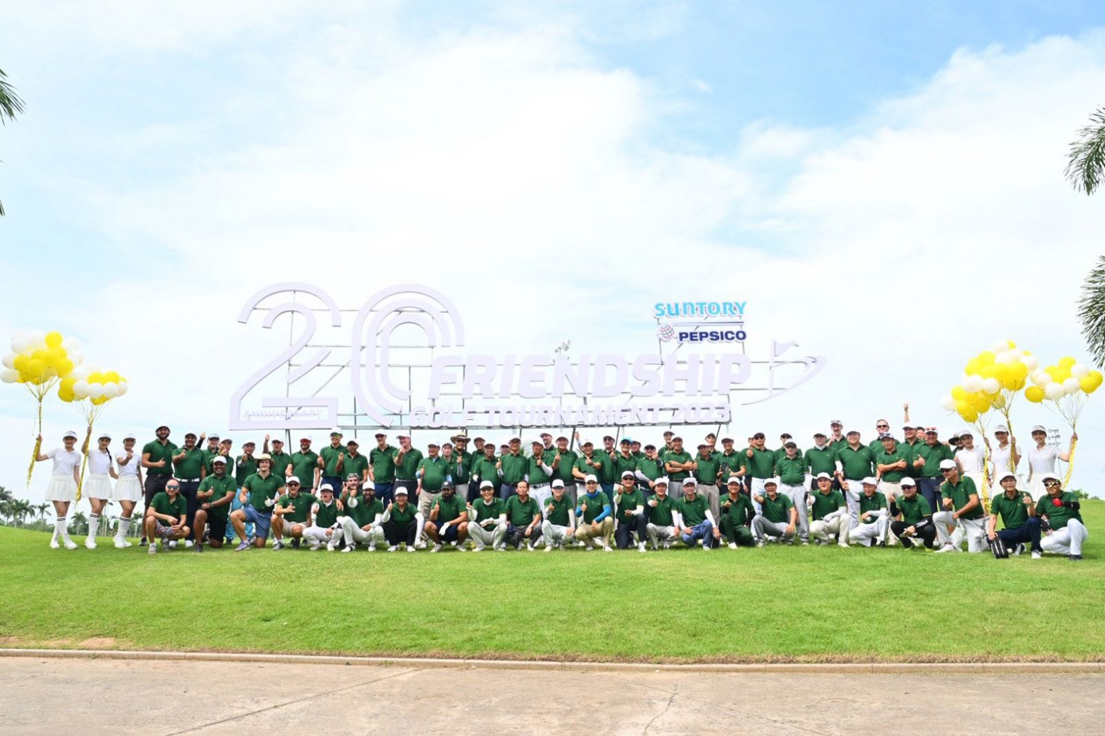 1. 130 golf thủ tham gia giải Golf Hữu nghị Suntory PepsiCo Việt Nam lần thứ 20, quyên góp hơn 1,5 tỷ đồng cho bệnh nhi ung thư thông qua Hội Bảo trợ Bệnh nhân nghèo TP.HCM.