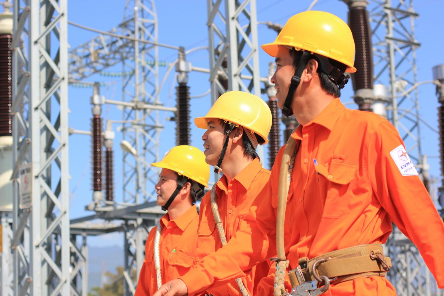 EVN Hà Nội đã đưa ra nhiều giải pháp khắc phục việc thiếu điện trong năm 2024.
