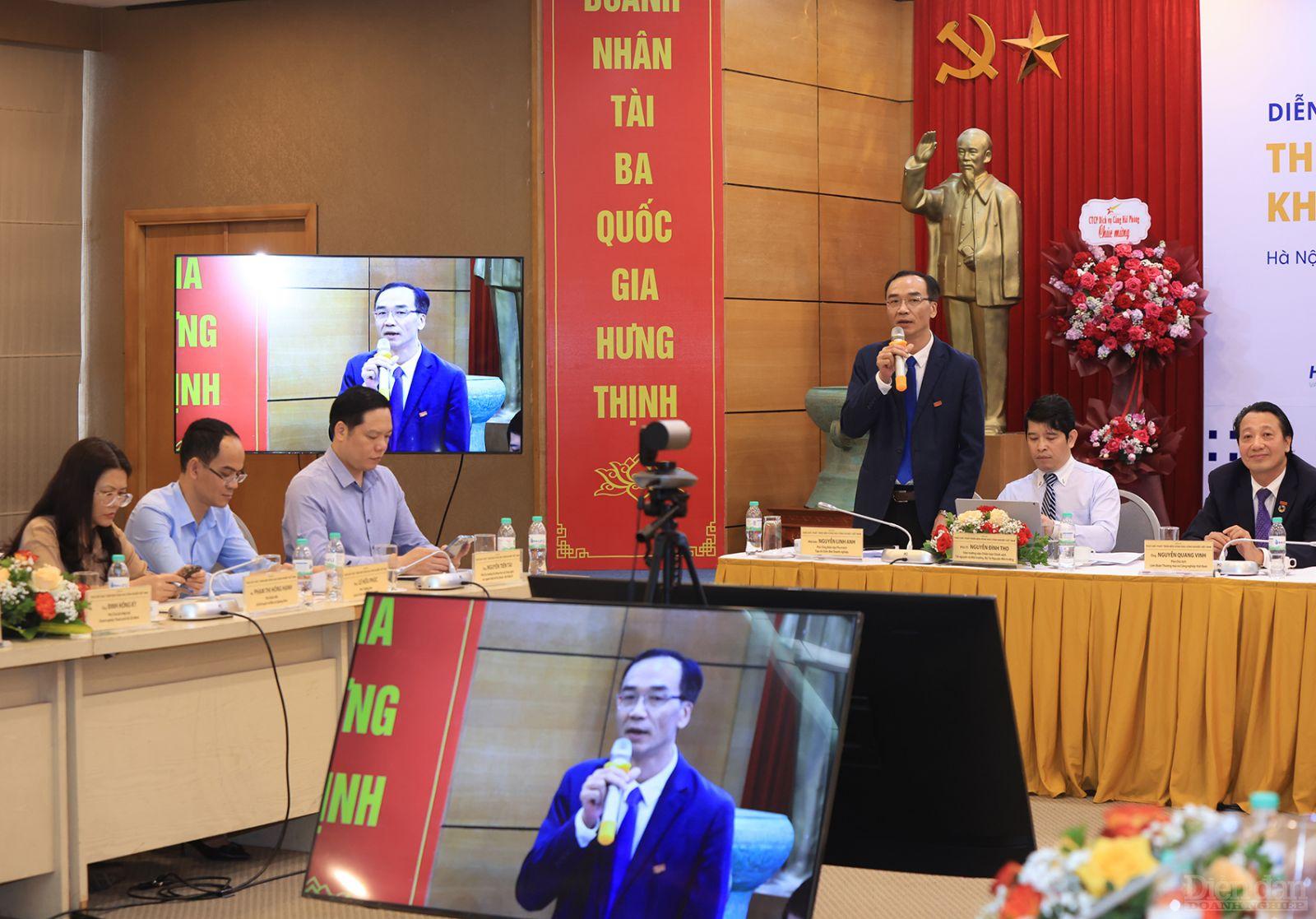 Nhà báo Nguyễn Linh Anh – Phó Tổng biên tập phụ trách Tạp chí Diễn đàn Doanh nghiệp điều phối phiên thảo luận.