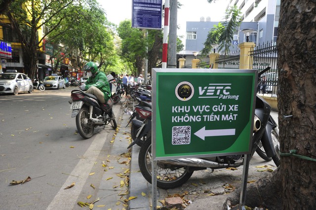 Ảnh: toquoc.vnHà Nội chính thức thí điểm giữ xe không dùng tiền mặt: Hà Ảnh: toquoc.vn