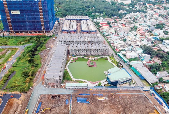 Dự án của CTCP Đầu tư BĐS Hưng Lộc Phát bị đình chỉ thi công cũng do vướng vào đất xen cài.