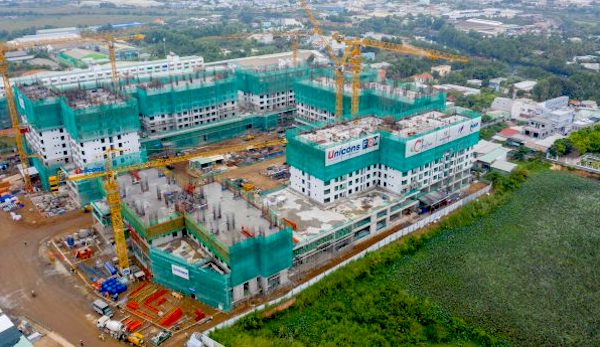 1.734 căn hộ thuộc một phần dự án Khu dân cư Hoàng Nam (Block D Akari Hoang Nam) của Công ty CP Đầu tư Nam Long