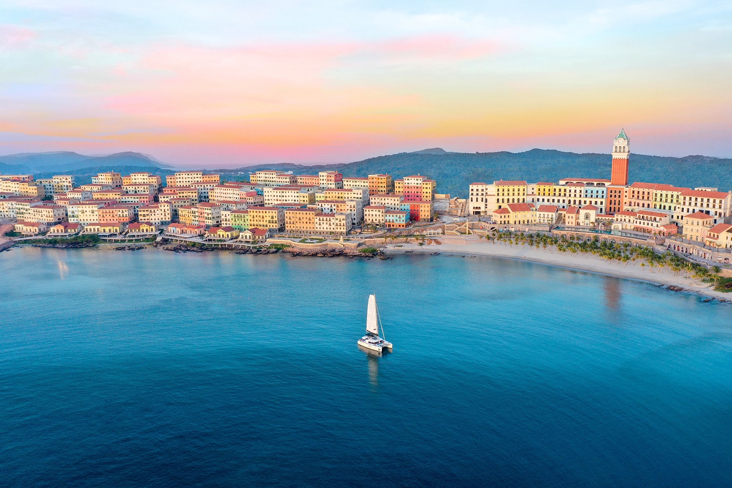 Dự án Sun Premier Village Primavera như bức tranh Địa Trung Hải đẹp ngoạn mục bên bờ biển Nam đảo Ngọc