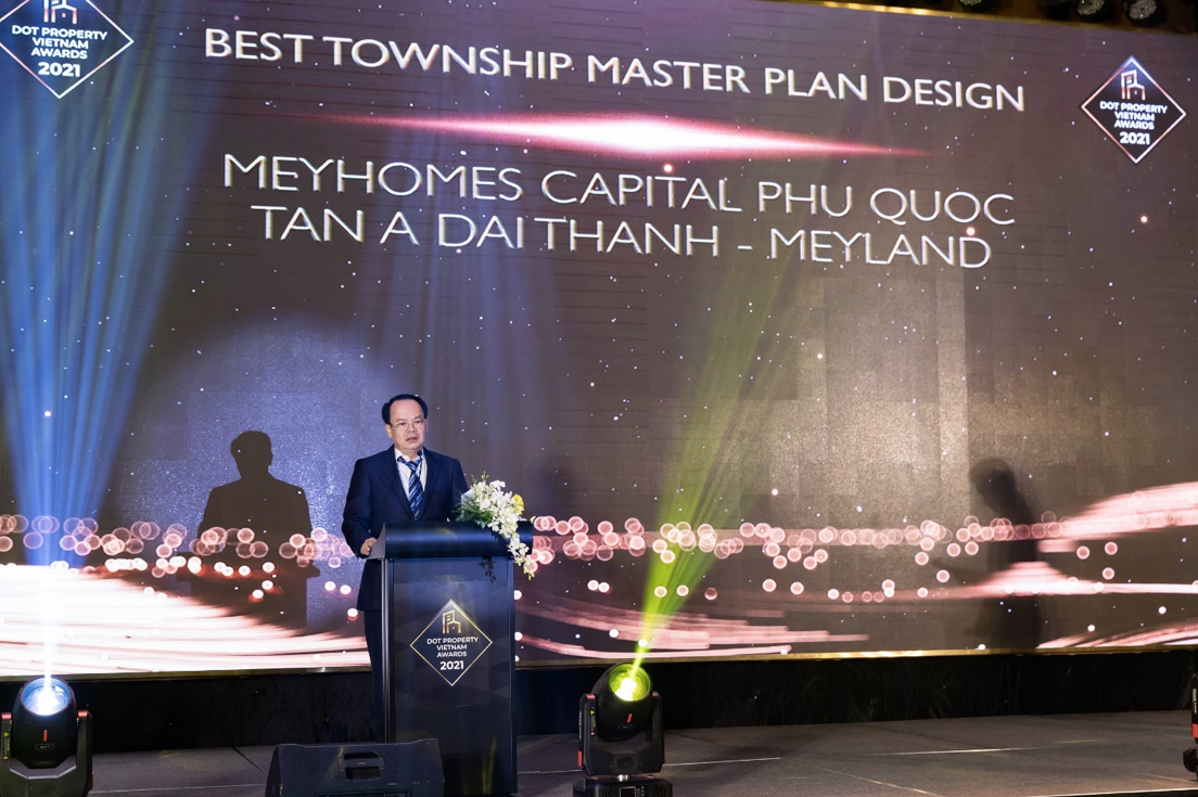 Ông Nguyễn Minh Ngọc -Phó Chủ tịch HĐQT Tập đoàn Tân Á Đại Thành phát biểu tạip/Lễ trao giải Dot Property Vietnam Awards 2021