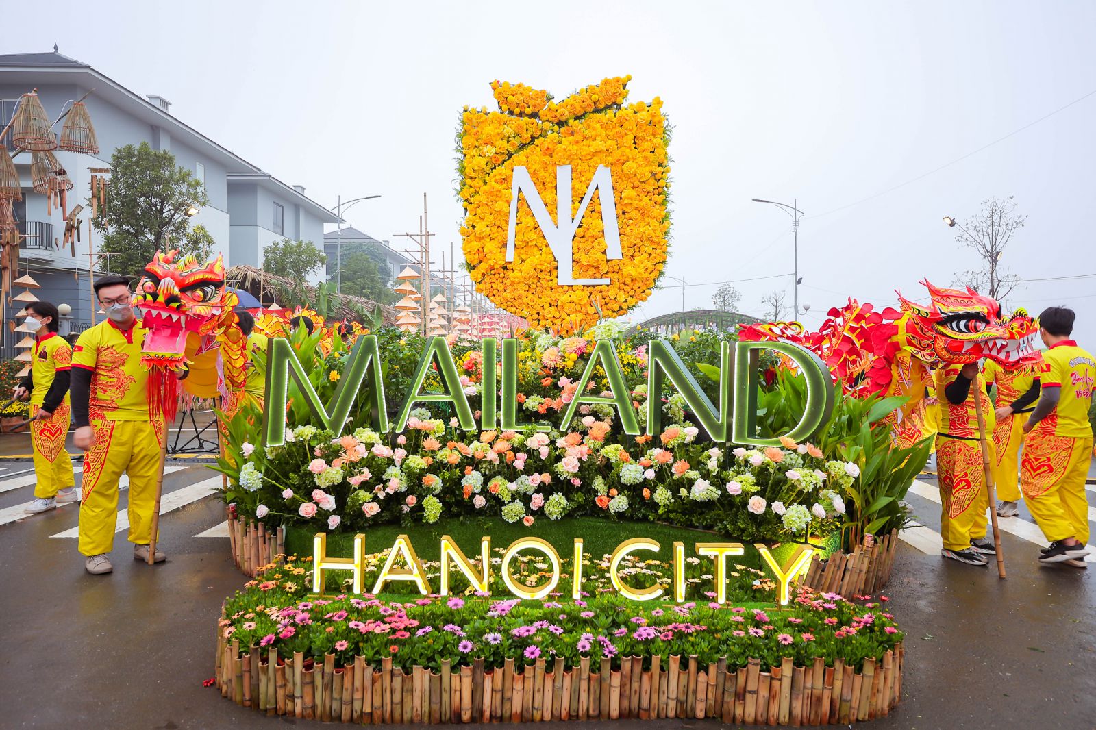 Biểu tượng logo của Mailand Hanoi City là điểm nhấn nổi bật giàu ý nghĩa có hình dáng một bông hoa và cách điệu tựa như cả chiếc khiên đẹp đẽ và che chở mọi cư dân