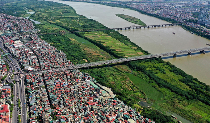 Quy hoạch Phân khu đô thị sông Hồng là cơ hội để tái thiết cảnh quan hai bên bờ sông vốn đang nhếch nhác, ngổn ngang
