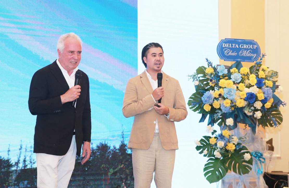 Giáo sư Dietmar Eberle - Chủ tịch Tập đoàn BEA và ông Cung Thành Đạt – CEO BEA Việt Nam