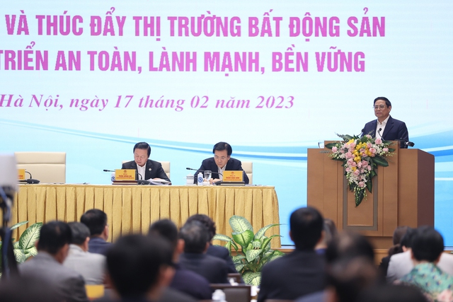 Thủ tướng Phạm Minh Chính chủ trì Hội nghị trực tuyến toàn quốc “tháo gỡ khó và thúc đẩy thị trường bất động sản phát triển an toàn, lành mạnh, bền vững” (Ảnh: VGP/Nhật Bắc)