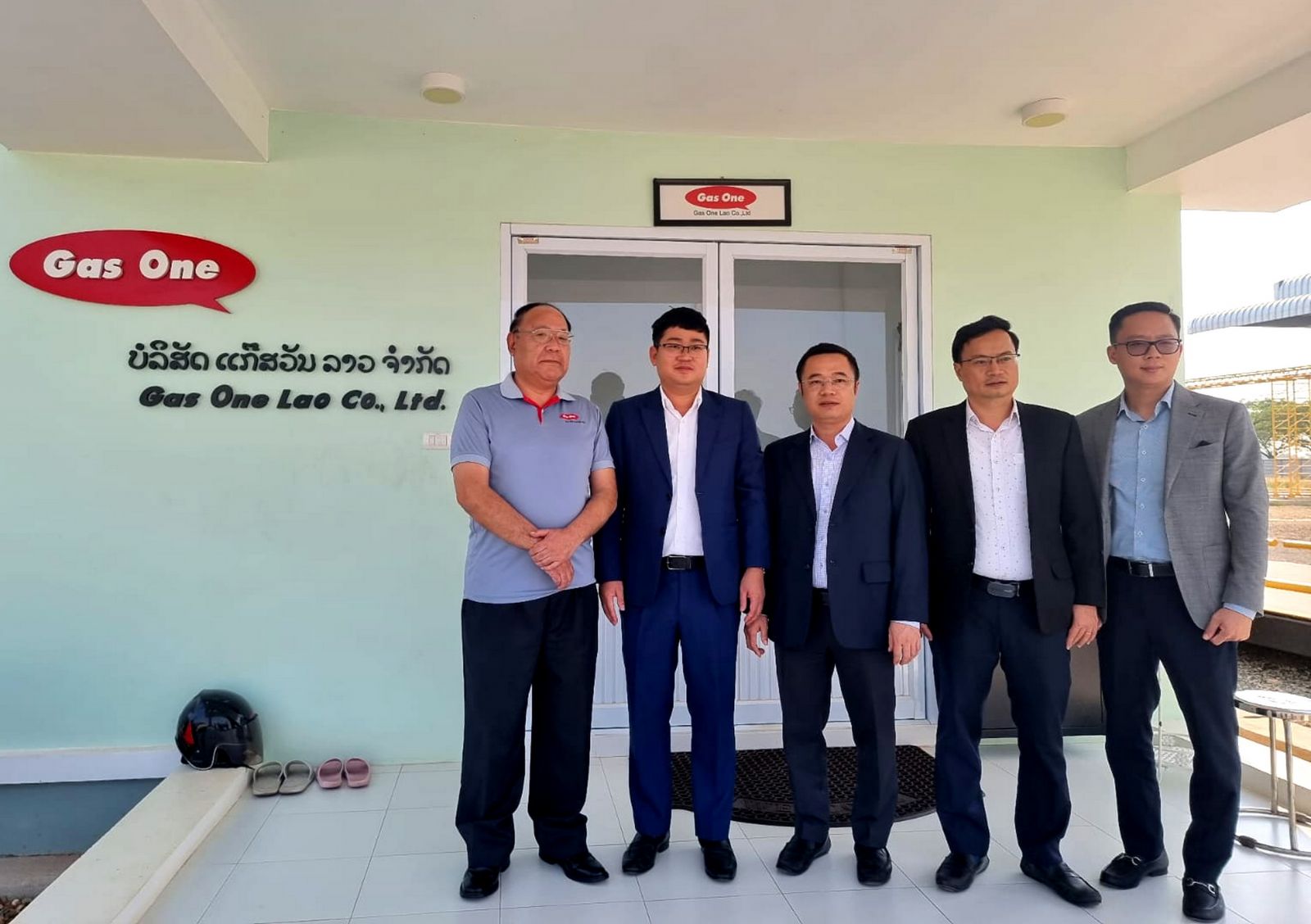 Cuộc gặp gỡ tại Công ty Gas One Lao (GOL), nhà phân phối LPG hợp tác giữa Tập đoàn SAISAN của Nhật Bản và Tập đoàn AMZ của Lào