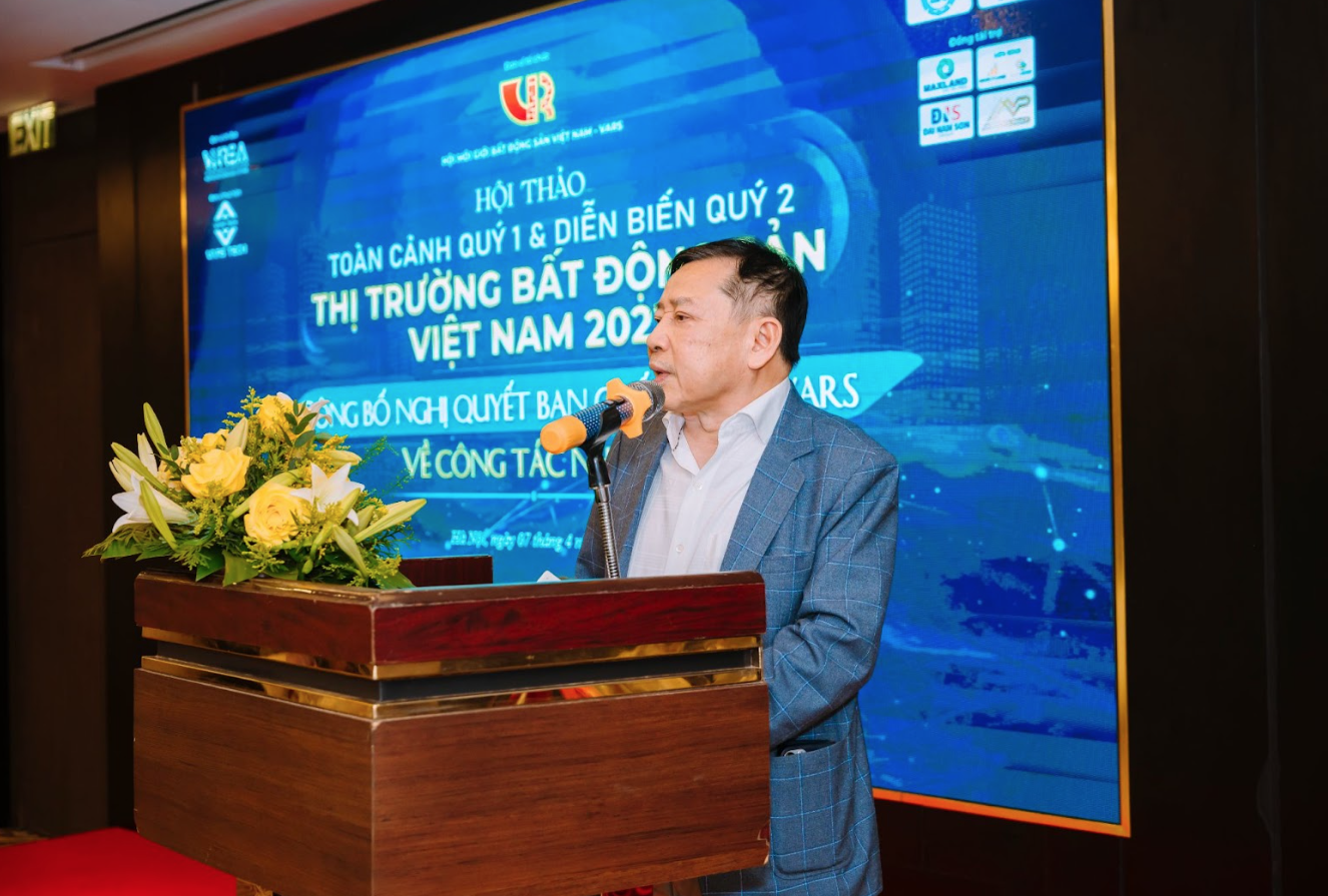 Ảnh: TS. Nguyễn Văn Khôi - Chủ tịch Hiệp hội bất động sản Việt Nam phát biểu khai mạc