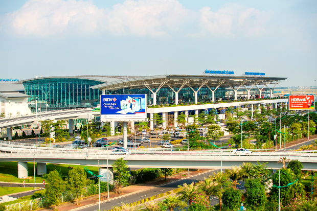 Sân bay quốc tế Nội Bài nằm ở ngoại thành Hà Nội, cách trung tâm khoảng 27km. (Ảnh: Internet)