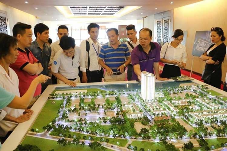 giá giao dịch chung cư mới ở một số thành phố lớn như Hà Nội và Thành phố Hồ Chí Minh được đánh giá là có những khu vực tăng cao dù thị trường bất động sản đang có dấu hiệu chững lại