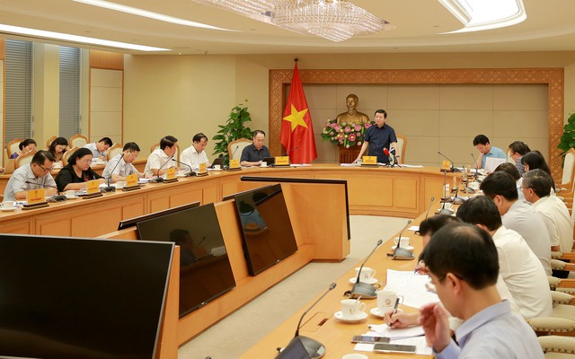  Phó Thủ tướng Trần Hồng Hà chủ trì cuộc họp với các bộ, ngành về đề xuất xây dựng các sàn giao dịch về việc làm, bất động sản và quyền sử dụng đất.
