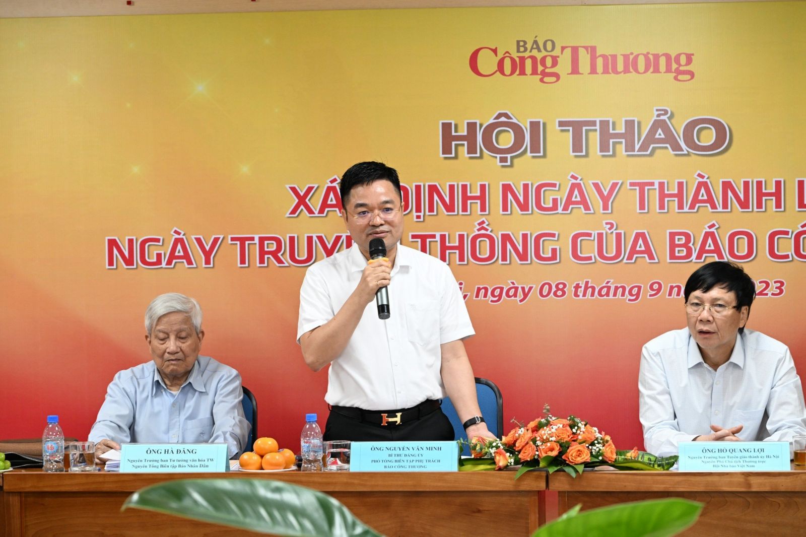 Ông Nguyễn Văn Minh - Phó Tổng Biên tập phụ trách Báo Công Thương phát biểu tại Hội thảo