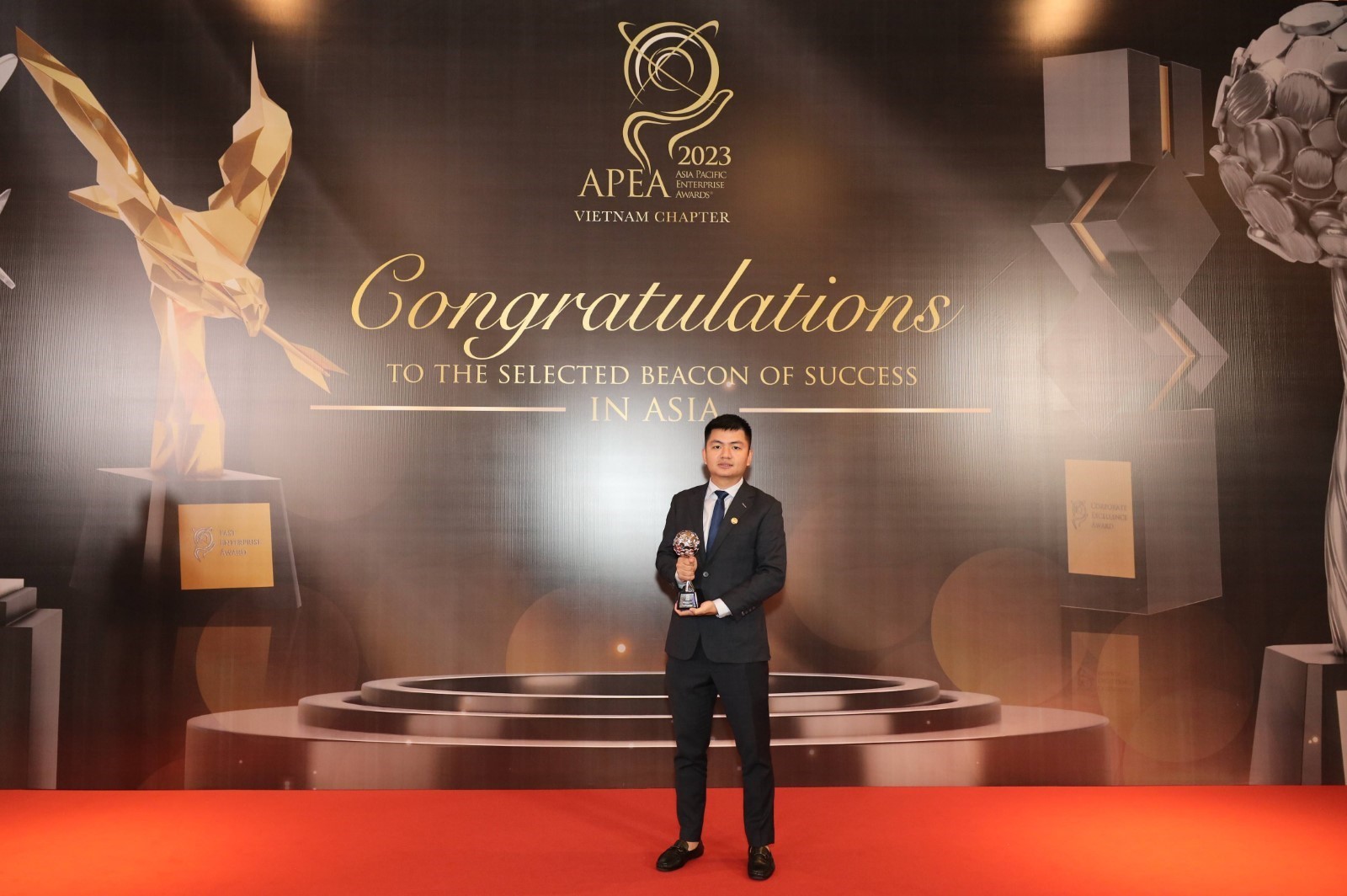 Bên cạnh hoạt động kinh doanh, KienlongBank còn được vinh danh tại hạng mục “Thương hiệu truyền cảm hứng” Châu Á - Thái Bình Dương vì những đóng góp với cộng đồng và xã hội