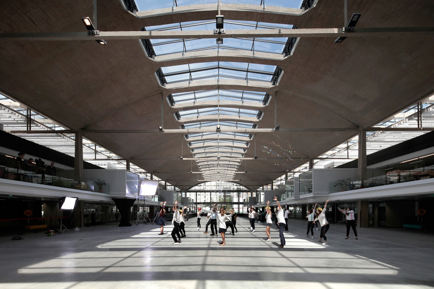 Station F - “Vườn ươm” khởi nghiệp lớn nhất thế giới được xây dựng trên nền của nhà ga xe lửa cũ Halle Freyssinet