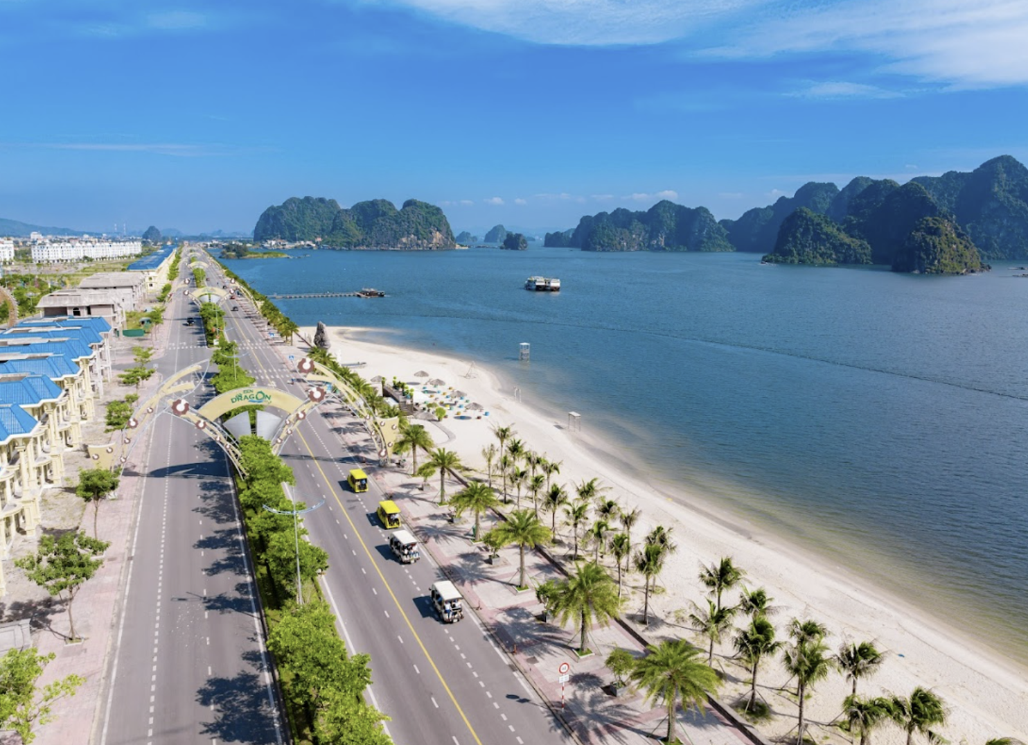 Vịnh giải trí Safabay trải dài trên 2,6 km đường bao biển đẹp nhất Việt Nam