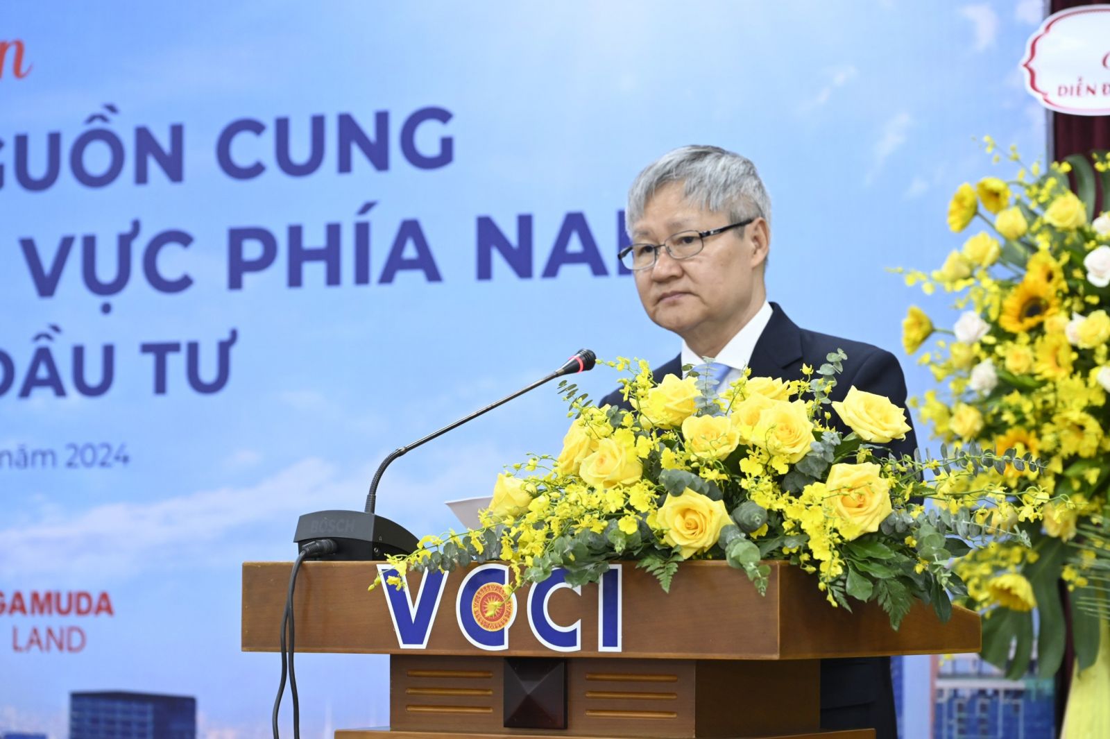 Phó Chủ tịch VCCI Võ Tân Thành chia sẻ tại diễn đàn