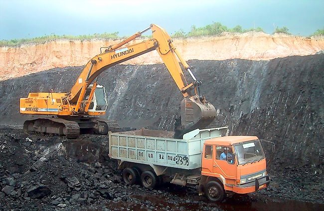Nhiều báo cáo của các tổ chức quốc tế cho thấy pháp luật về khoáng sản của Việt Nam vẫn còn nhiều khiếm khuyết đáng lo ngại.