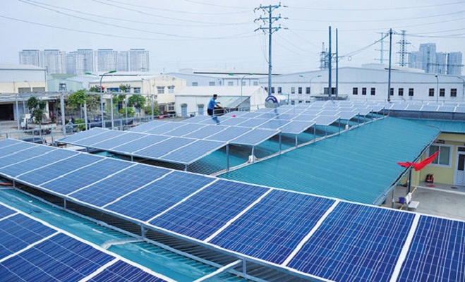 Ngành điện ủng hộ phát triển điện mặt trời áp mái, giữ giá 9,35 cent/kWh đến hết 2021.