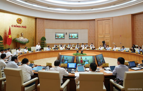 Thủ tướng Chính phủ Nguyễn Xuân Phúc chủ trì phiên họp Chính phủ thường kỳ tháng 8.