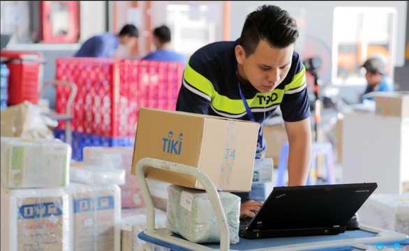 Tiki và Sendo nằm ở top 4 trong tốp các sàn thương mại điện tử Việt Nam. 