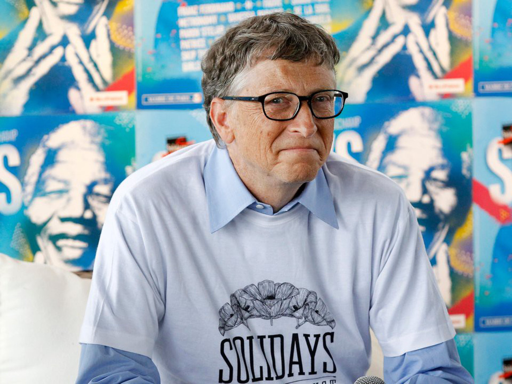 Ngoài một vài lần mua sắm xa xỉ như máy bay riêng và căn nhà 125 triệu USD ở Washington, Bill Gates nổi tiếng với thói quen sống tiết kiệm.