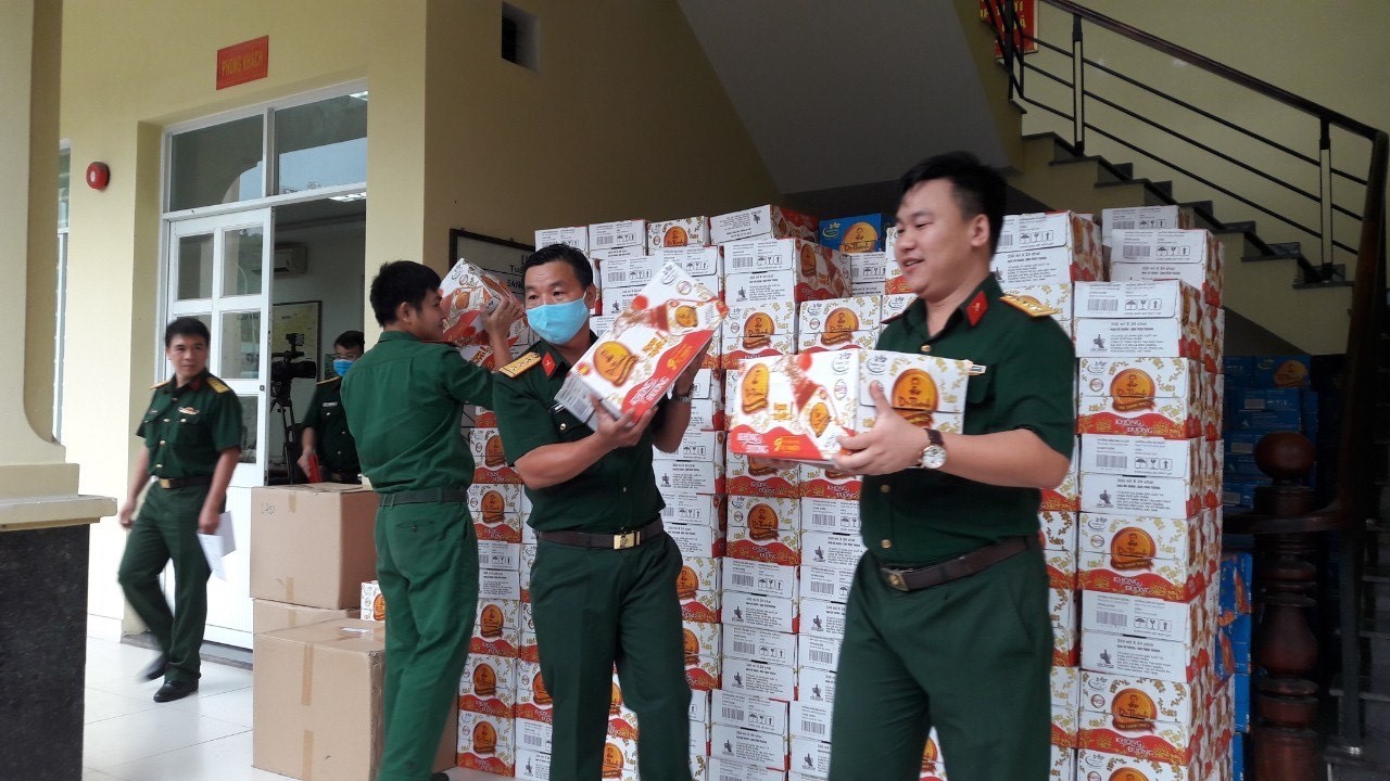 Các sản phẩm Trà Thanh Nhiệt Dr Thanh sẽ được các chiến sỹ phân bố ra khắp các tỉnh thành trong quân khu.