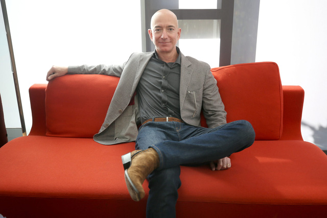 Jeff Bezos có thói quen dậy sớm mà không cần báo thức.