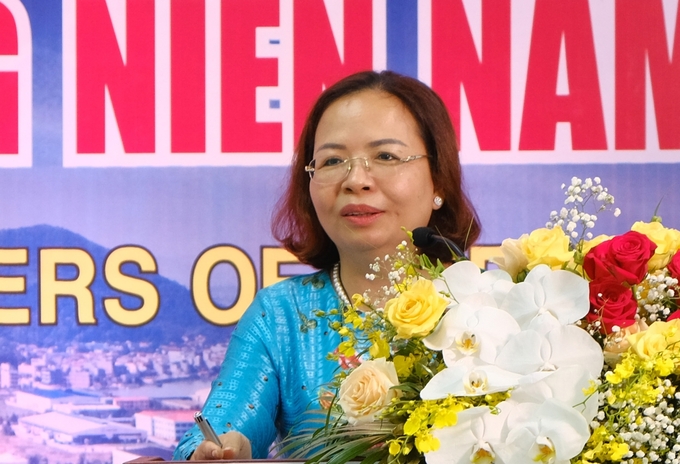 Bà Nguyễn Thị Thu Hương tại phiên họp đại hội đồng cổ đông thường niên 2020. Ảnh: Website Kinh Bắc.