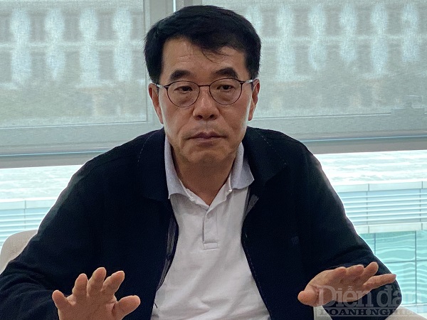 Ông Jung hai jin - TGD Công ty TNHH LG Electronics Việt Nam Hải Phòng khẳng định không có việc LG rao bán NM sản xuất smartphone tại KCN Tràng Duệ Hải Phòng