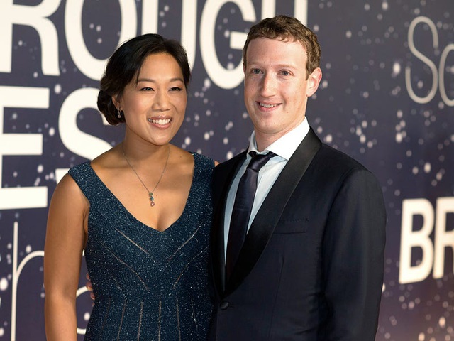 Sau 18 năm hẹn hò, hiện tình yêu của vợ chồng Zuckerberg vẫn đang rất mặn nồng.