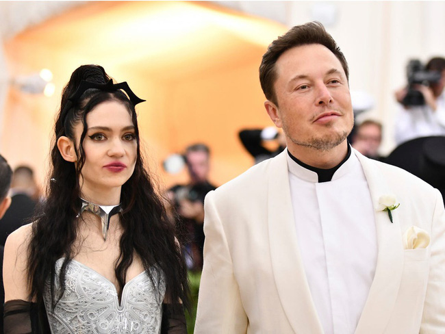 Elon và bạn gái hiện tại.