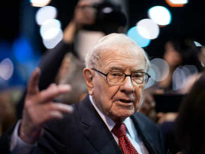 Người kế nhiệm vốn là một vấn đề lớn đối với Berkshire vì cả tỷ phú Buffett và ông Munger đều đã lớn tuổi và đóng vai trò quan trọng trong việc xây dựng công ty thành một tập đoàn trị giá hơn 630 tỷ USD.