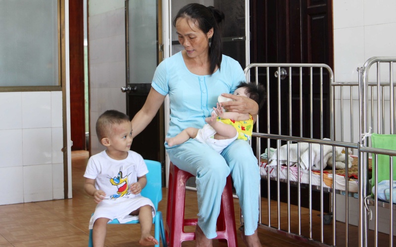 Hơn 25 năm qua, chị Trần Thị Nhì cùng các mẹ đã nhận về, tận tình chăm sóc, nuôi dưỡng hàng trăm đứa trẻ, mong muốn các con của mình sẽ có được cuộc sống tốt đẹp hơn.