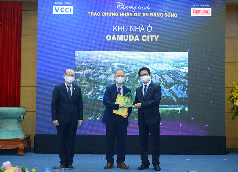 Ông Dennis Ng Teck Yow – Tổng Giám đốc Gamuda Land Vietnam nhận đề cử DỰ ÁN XANH TIÊU BIỂU với dự án Gamuda City.