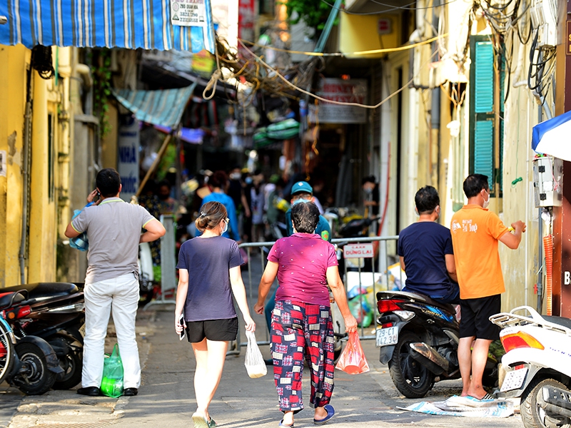 Một khu chợ dân sinh trên phố Đường Thành, Hoàn Kiếm