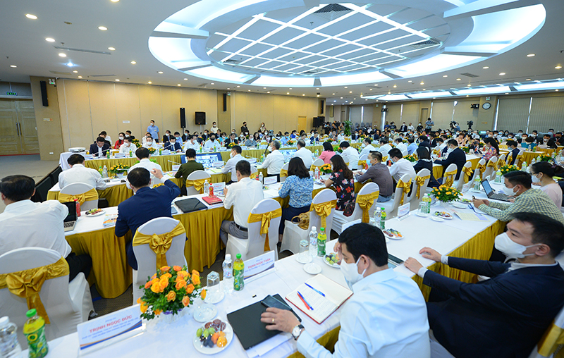 Hội nghị Chủ tịch Quốc hội Vương Đình Huệ đã làm việc với VCCI và gặp gỡ đại diện giới doanh nhân Việt Nam