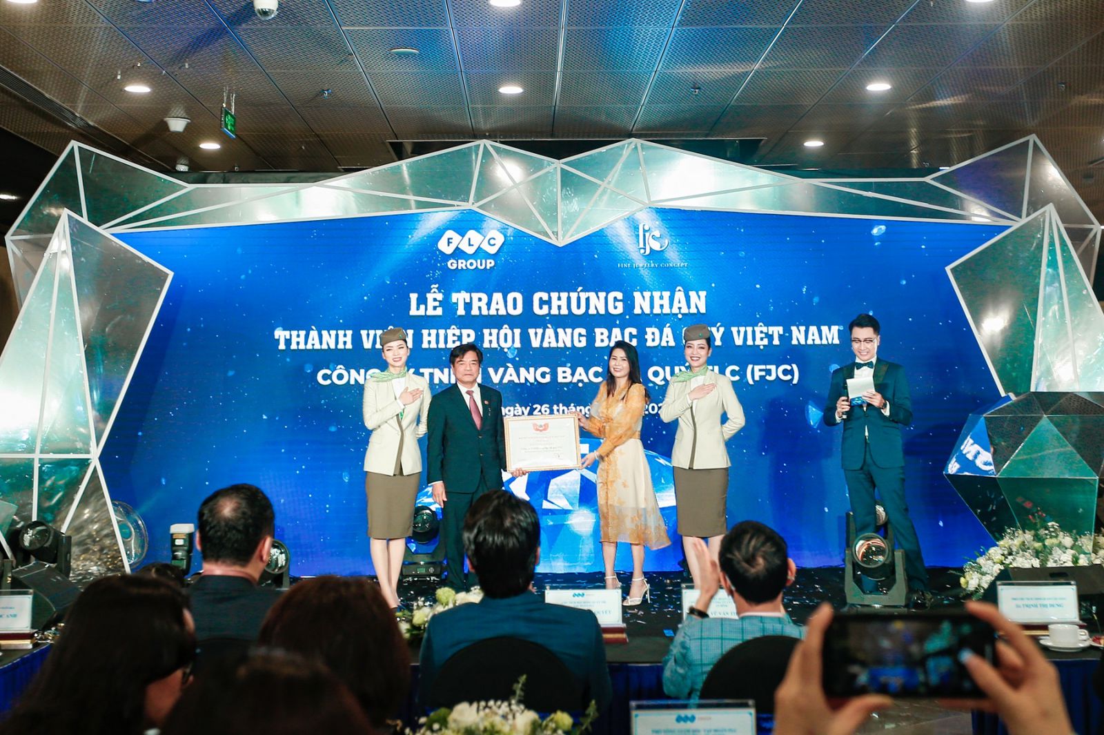 Bà Đặng Thị Lưu Vân, Phó Tổng Giám đốc Tập đoàn FLC, Chủ tịch FJC phát biểu tại sự kiện