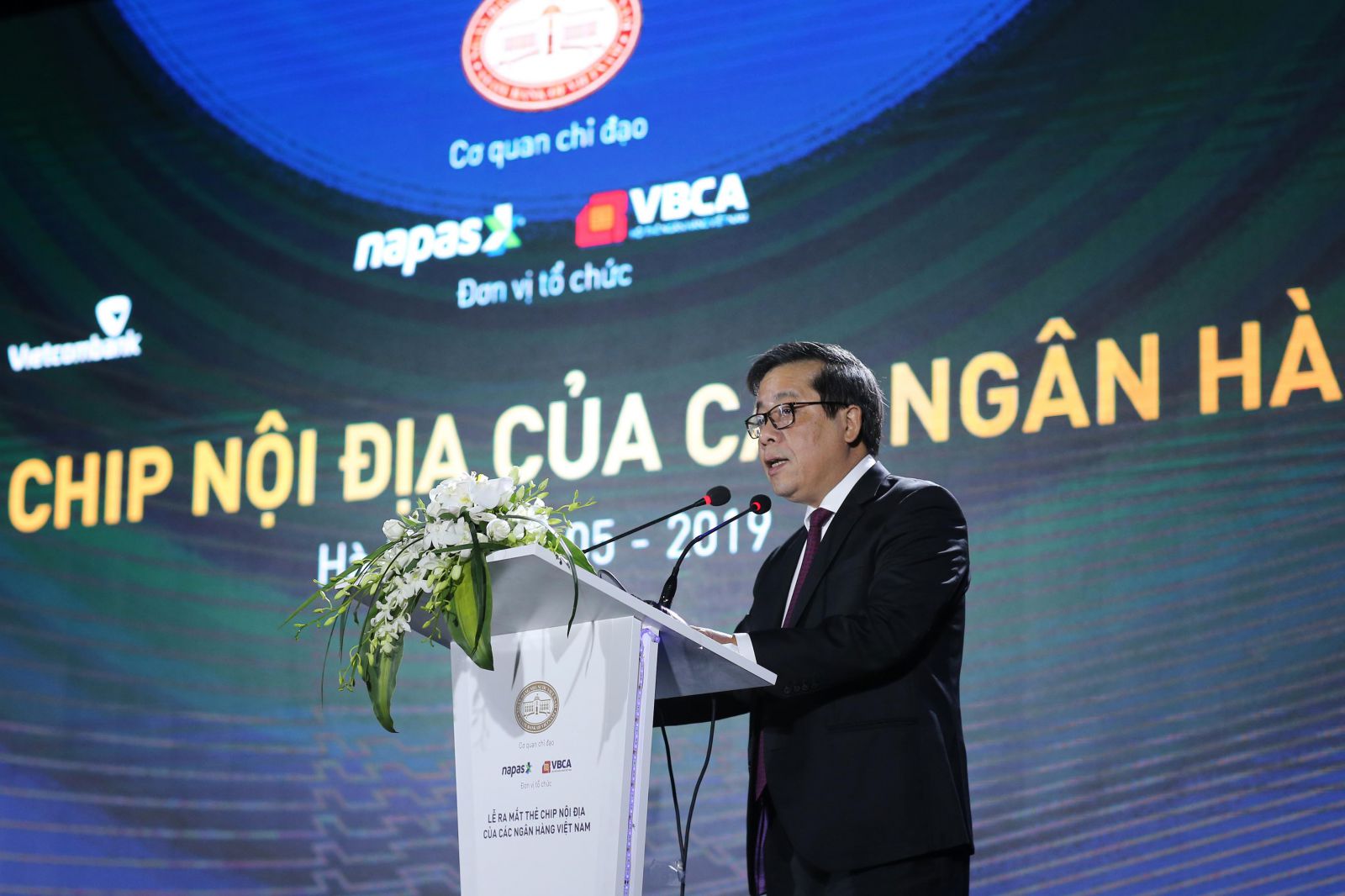 Phó Thống đốc NHNN Nguyễn Kim Anh chỉ đạo tại Hội nghị chuyển đổi thẻ chip nội địa