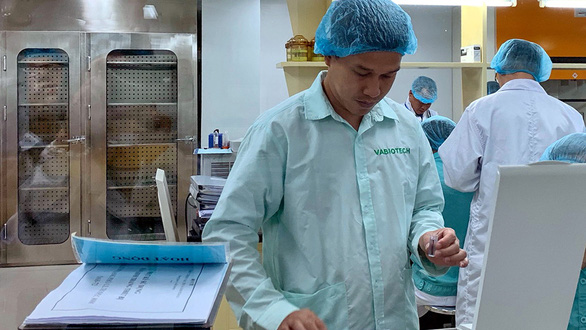 Nghiên cứu phát triển vắcxin tại VABIOTECH, đơn vị đang phát triển vắcxin ngừa COVID-19 “made in Việt Nam” - Ảnh: L.ANH - Tuoi tre